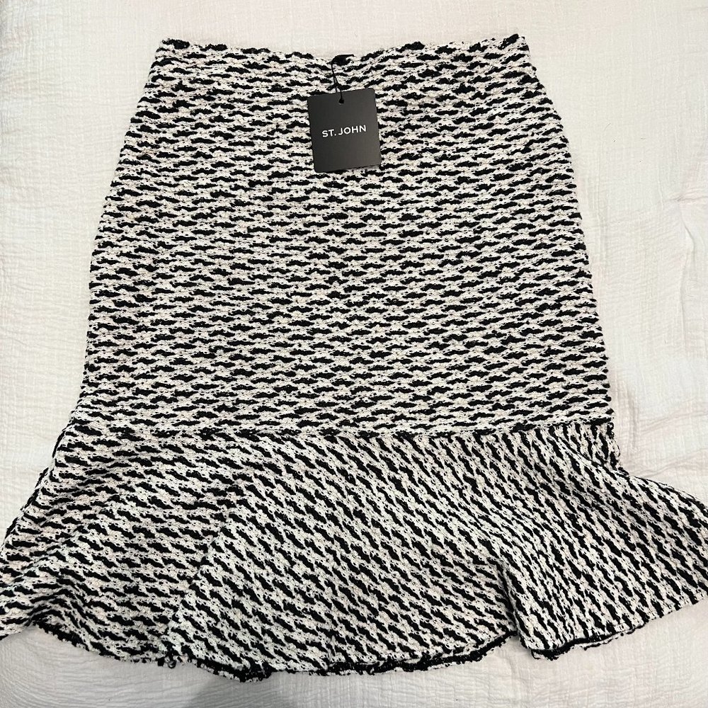 St. John Graphic Boucle Knit Skirt